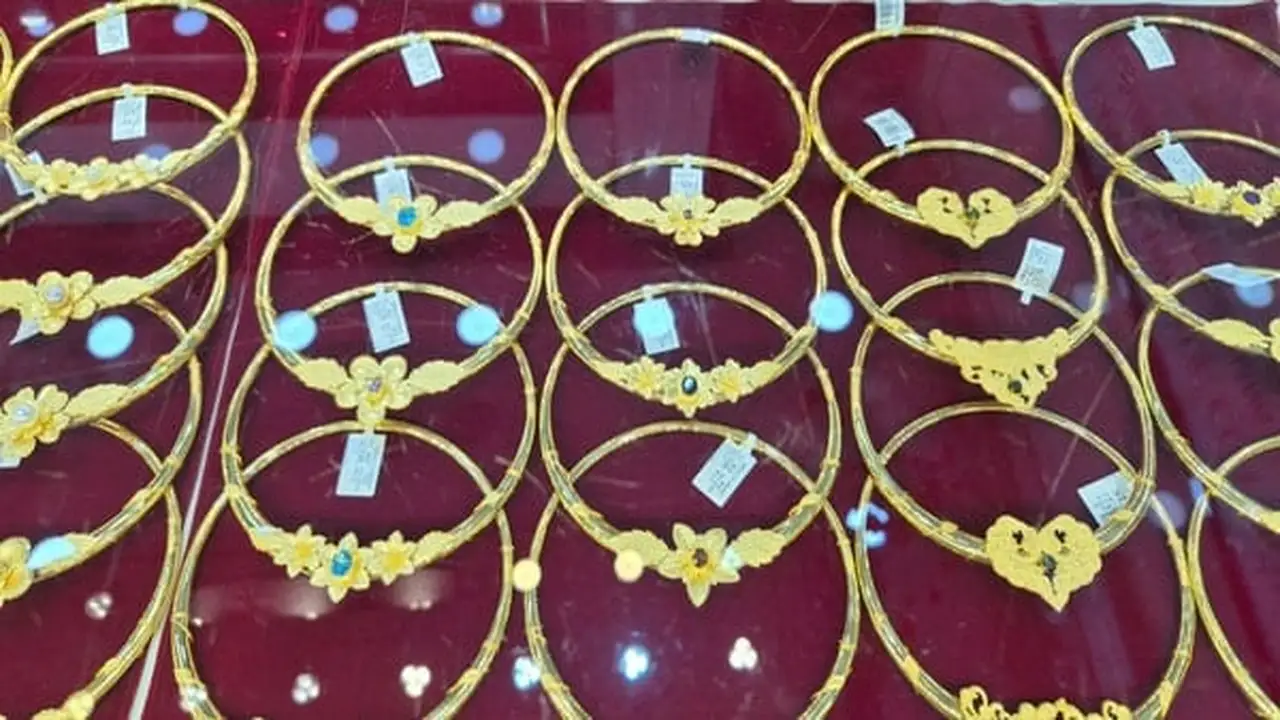 تراجع أسعار الذهب إلى 171 مليون دونغ فيتنامي وسط خسائر أسبوعية حادة